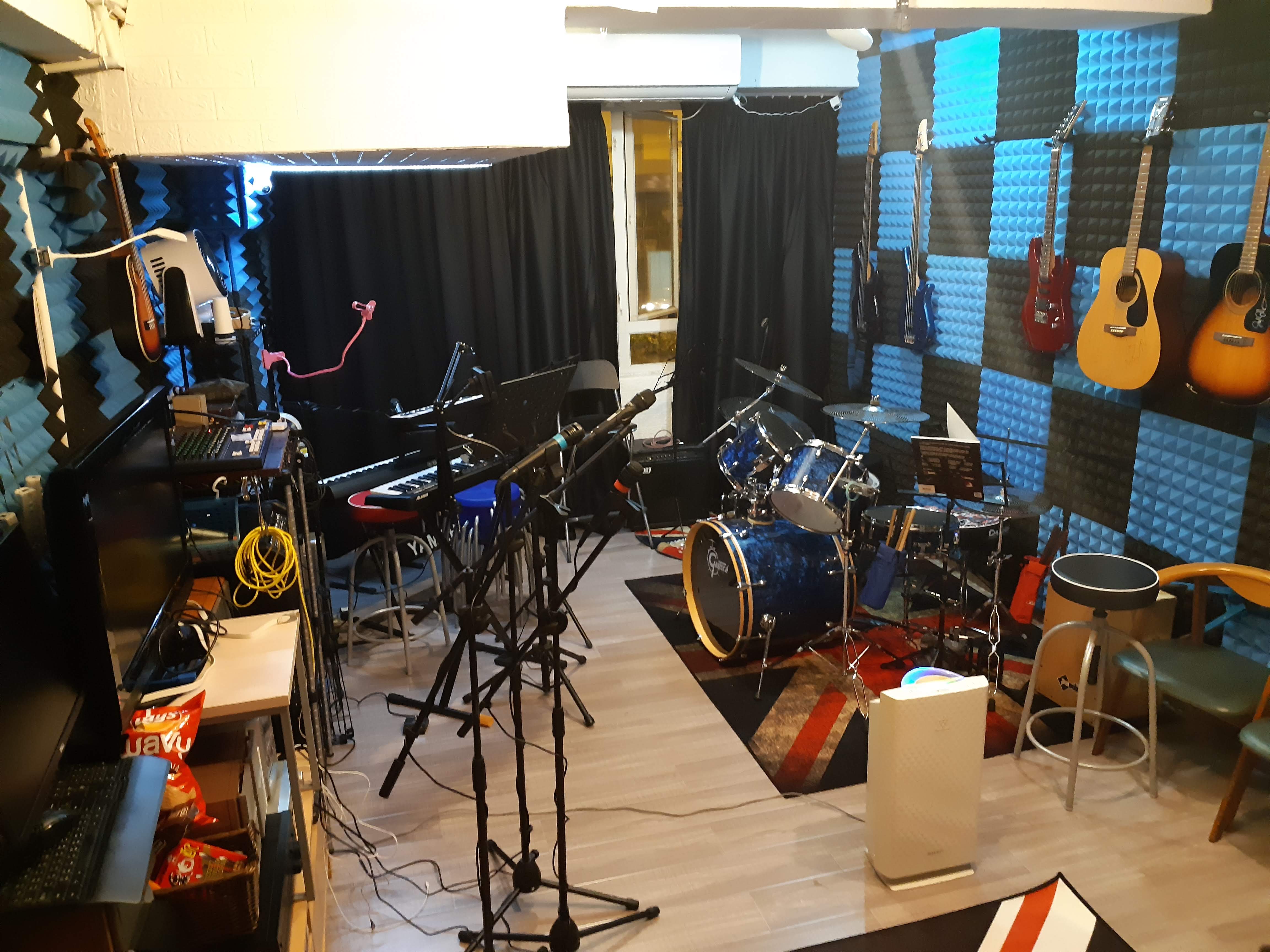BandRoom4